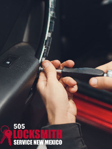 Emerency car door unlocking service in Albuquerque, NM